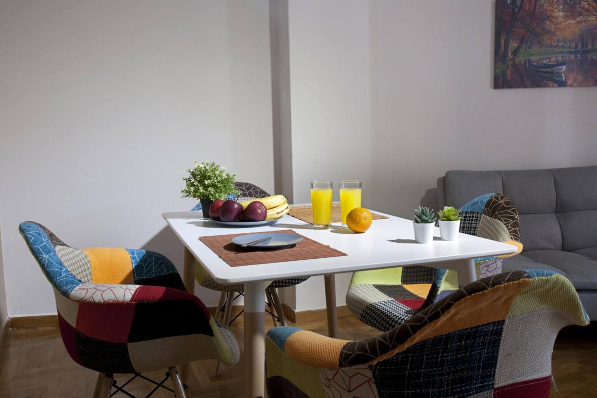 Pop art apartment at Koukaki Athena Bagian luar foto